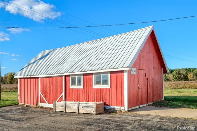 Builiding view thirty two for 5537 Old State, North Branch, MI. 48461