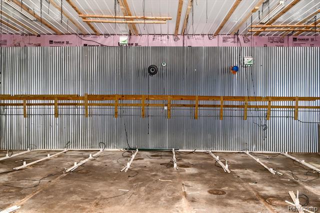 Builiding view twenty eight for 5537 Old State, North Branch, MI. 48461