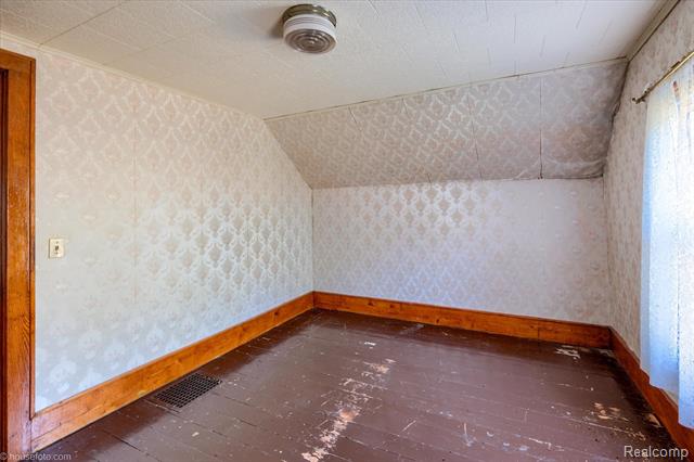 Builiding view twenty five for 5537 Old State, North Branch, MI. 48461