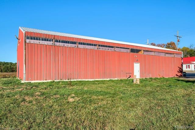 Builiding view twenty seven for 5537 Old State, North Branch, MI. 48461