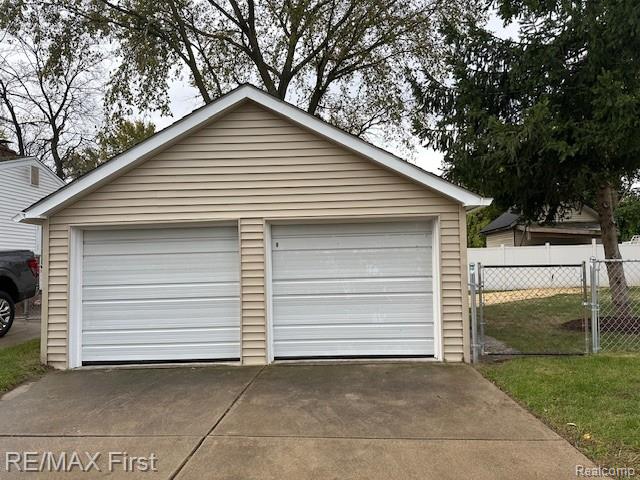 Builiding view four for 35487 Glover, Wayne, MI. 48184