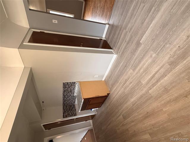 Builiding view eight for 2425 Nerredia, Flint, MI. 48532