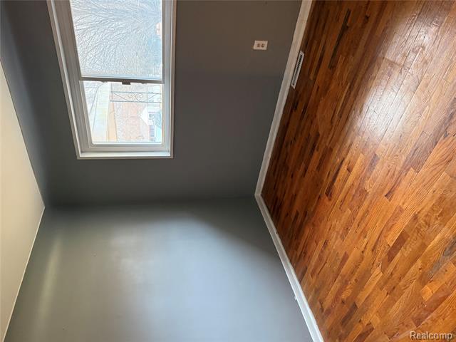 Builiding view eighteen for 2425 Nerredia, Flint, MI. 48532