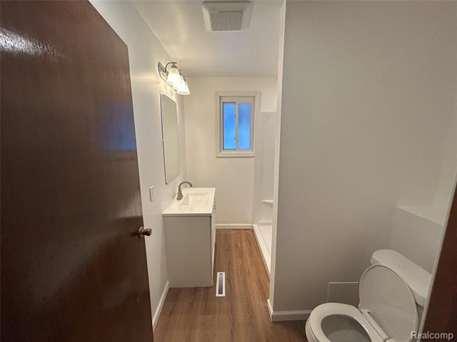 Builiding view fifteen for 2425 Nerredia, Flint, MI. 48532