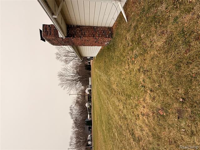 Builiding view forty eight for 2425 Nerredia, Flint, MI. 48532