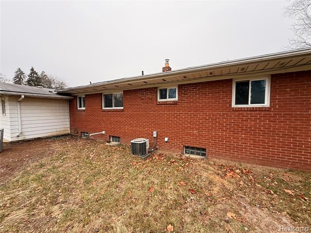 Builiding view forty two for 2425 Nerredia, Flint, MI. 48532