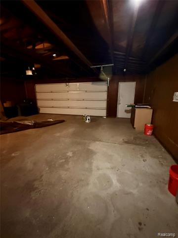 Builiding view forty for 2425 Nerredia, Flint, MI. 48532