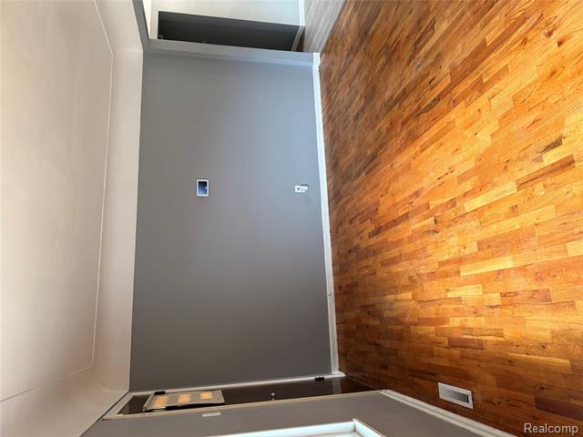 Builiding view four for 2425 Nerredia, Flint, MI. 48532