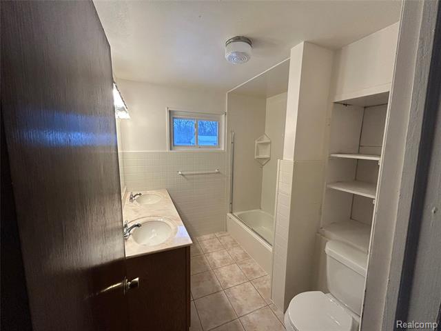 Builiding view nine for 2425 Nerredia, Flint, MI. 48532