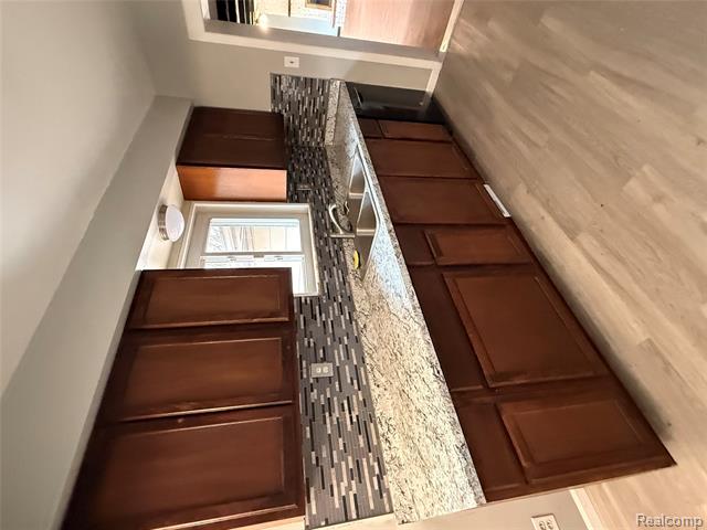 Builiding view seven for 2425 Nerredia, Flint, MI. 48532