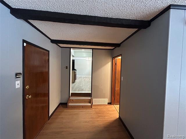 Builiding view sixteen for 2425 Nerredia, Flint, MI. 48532