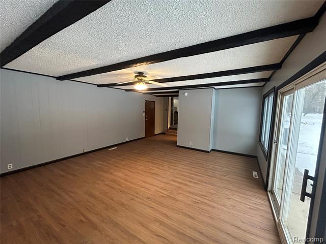 Builiding view thirteen for 2425 Nerredia, Flint, MI. 48532