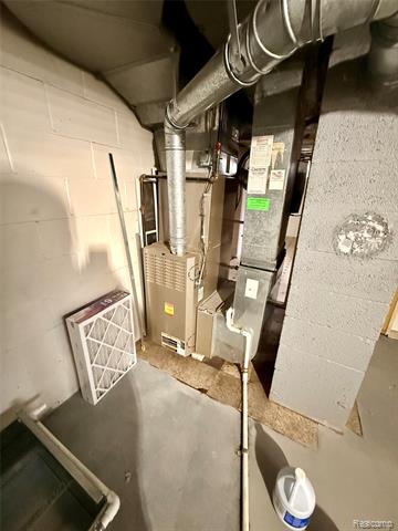 Builiding view thirty six for 2425 Nerredia, Flint, MI. 48532