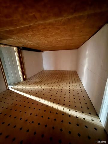 Builiding view twenty five for 2425 Nerredia, Flint, MI. 48532