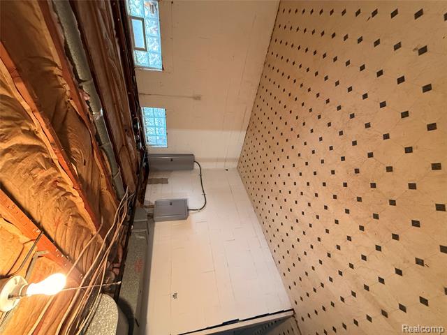 Builiding view twenty nine for 2425 Nerredia, Flint, MI. 48532