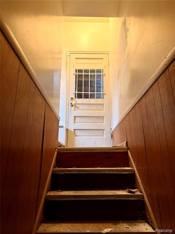 Builiding view twenty seven for 2425 Nerredia, Flint, MI. 48532