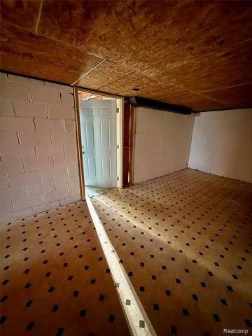 Builiding view twenty six for 2425 Nerredia, Flint, MI. 48532