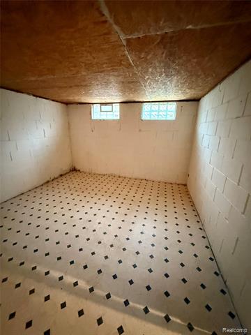 Builiding view twenty two for 2425 Nerredia, Flint, MI. 48532