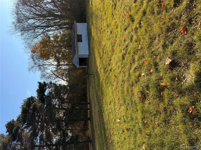 Builiding view two for 2425 Nerredia, Flint, MI. 48532