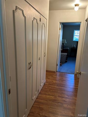 Builiding view eight for 921 Saginaw, Vassar, MI. 48768