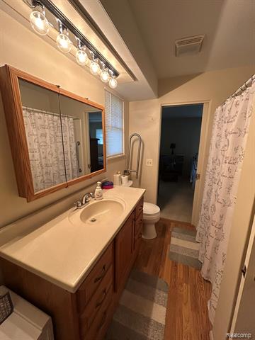 Builiding view eleven for 921 Saginaw, Vassar, MI. 48768