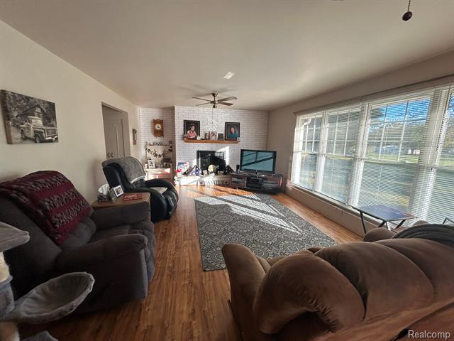 Builiding view four for 921 Saginaw, Vassar, MI. 48768