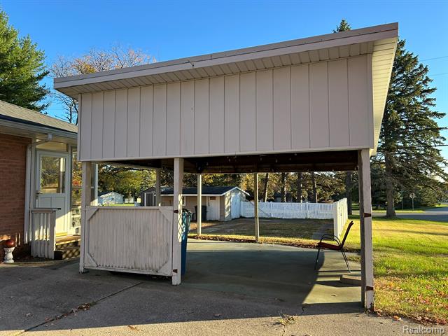 Builiding view nineteen for 921 Saginaw, Vassar, MI. 48768