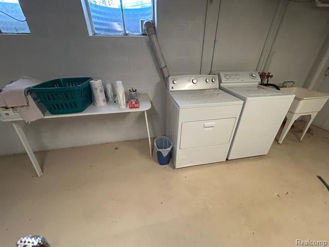 Builiding view seventeen for 921 Saginaw, Vassar, MI. 48768