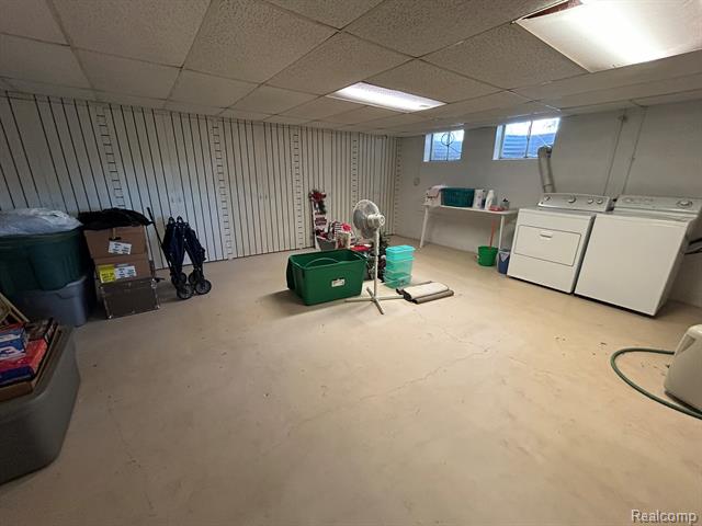 Builiding view sixteen for 921 Saginaw, Vassar, MI. 48768