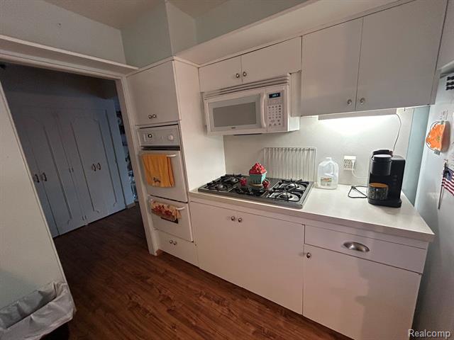 Builiding view three for 921 Saginaw, Vassar, MI. 48768