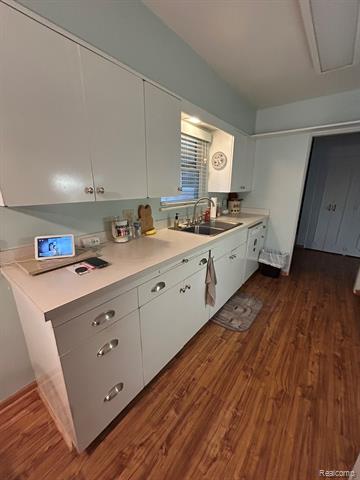 Builiding view two for 921 Saginaw, Vassar, MI. 48768