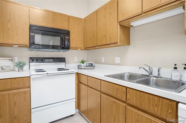 Builiding view fourteen for 62512 Raleigh, South Lyon, MI. 48178