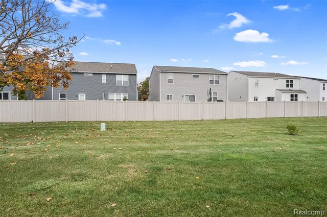 Builiding view thirty eight for 62512 Raleigh, South Lyon, MI. 48178