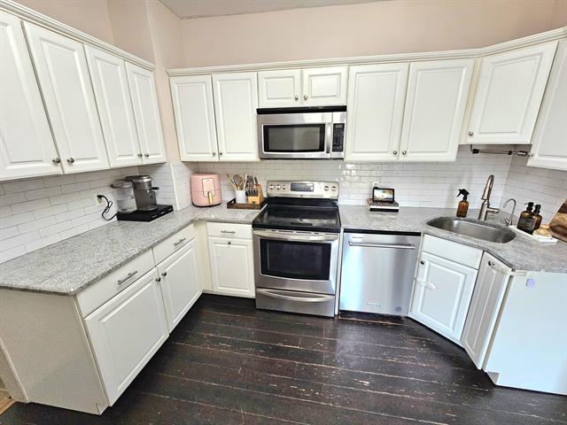 Builiding view seven for 544 Chicago St, Bronson, MI. 49028