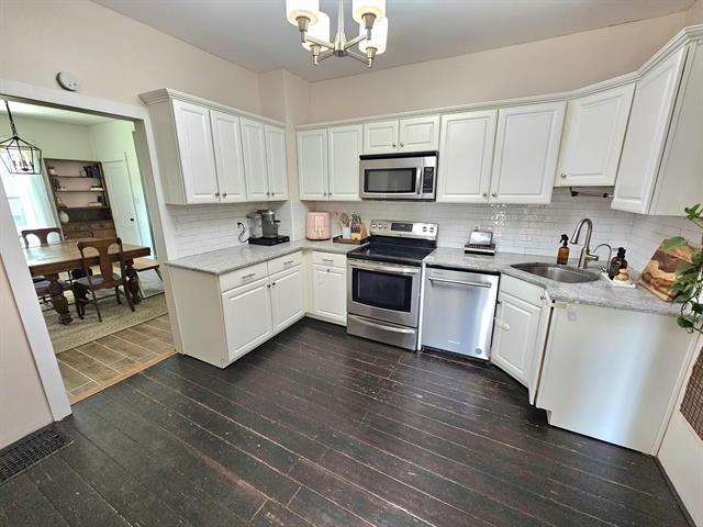 Builiding view six for 544 Chicago St, Bronson, MI. 49028