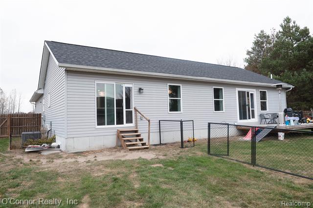 Builiding view twenty seven for 2007 Edward, Smiths Creek, MI. 48074