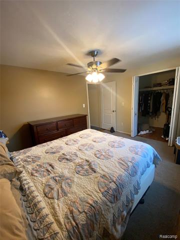 Builiding view thirteen for 20813 Washington Street, Roseville, MI. 48066