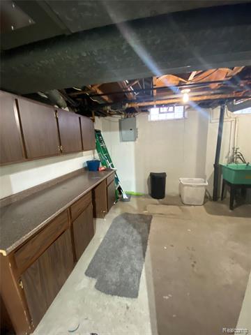 Builiding view twenty two for 20813 Washington Street, Roseville, MI. 48066