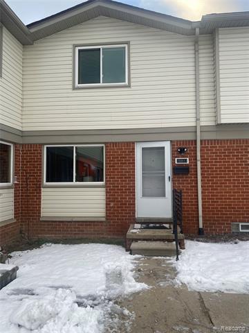 front view for 20813 Washington Street, Roseville, Mi. 48066