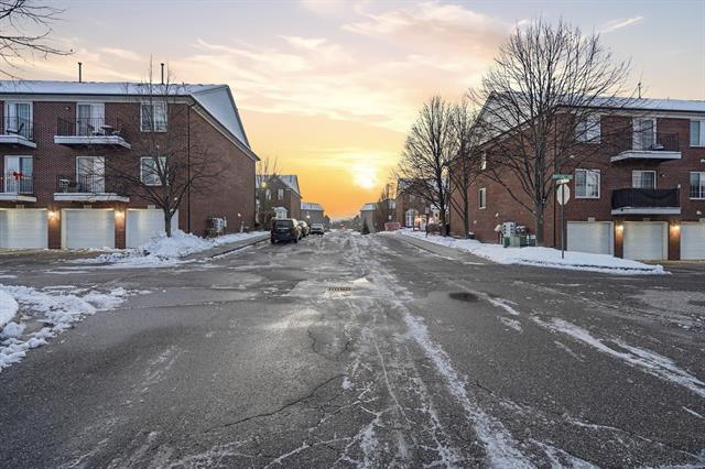 Builiding view twenty one for 53092 Providence, Shelby Township, MI. 48316