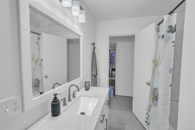 Builiding view ten for 1829 Handley, Saginaw, MI. 48602