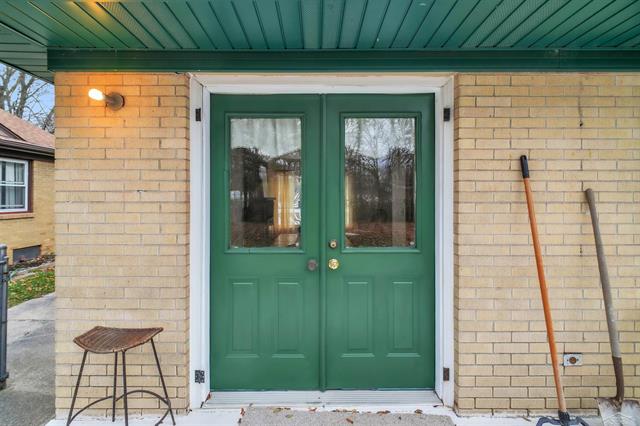 Builiding view twenty seven for 1829 Handley, Saginaw, MI. 48602