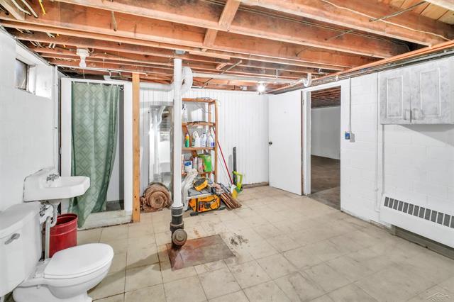 Builiding view twenty three for 1829 Handley, Saginaw, MI. 48602