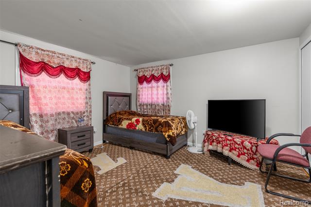 Builiding view fifteen for 25633 Branchaster, Farmington, MI. 48336