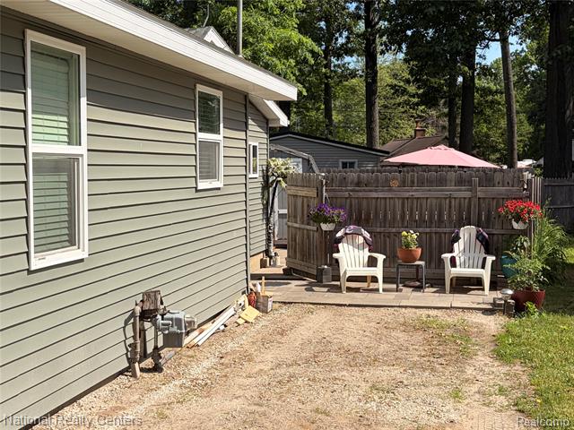 Builiding view five for 2025 Parkwood Ct, Brooklyn, MI. 49230