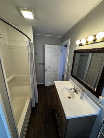 Builiding view fourteen for 406 Garfield, Jackson, MI. 49203