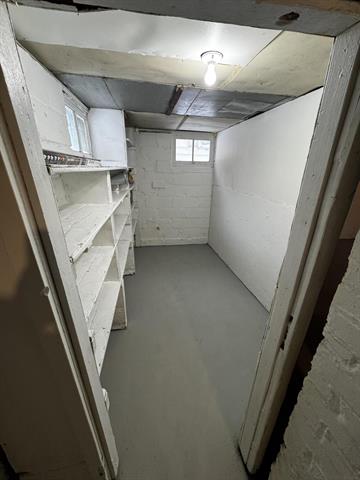 Builiding view twenty seven for 406 Garfield, Jackson, MI. 49203