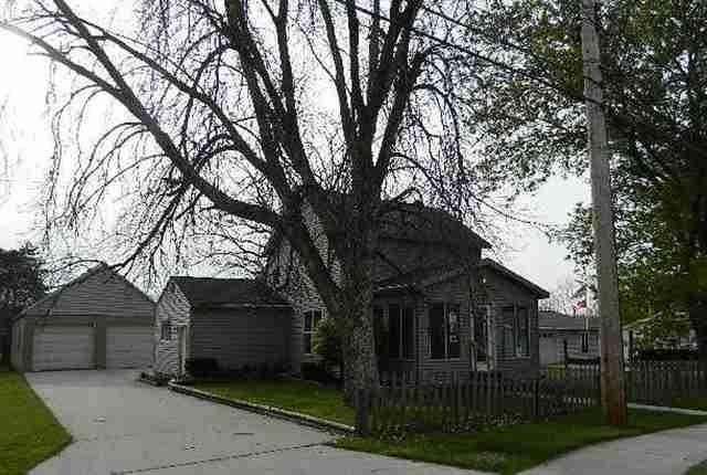 front view for 211 West St., Laingsburg, Mi. 48848
