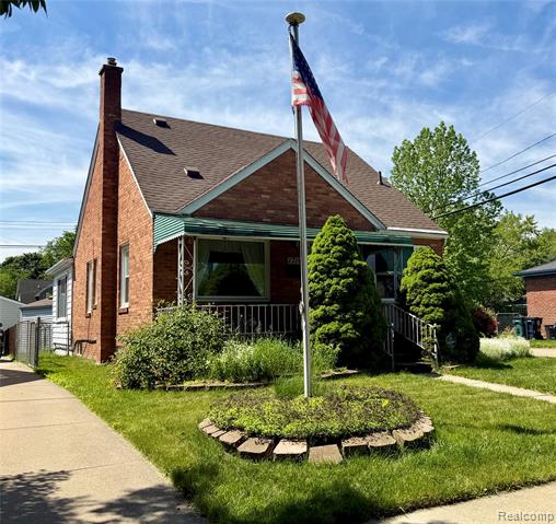 Builiding view one for 1714 Harwood, Royal Oak, MI. 48067