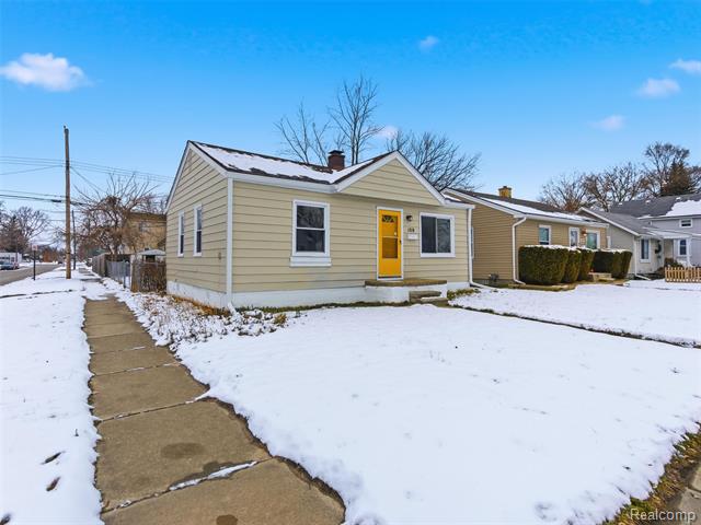 Builiding view one for 108 E Kalama, Madison Heights, MI. 48071